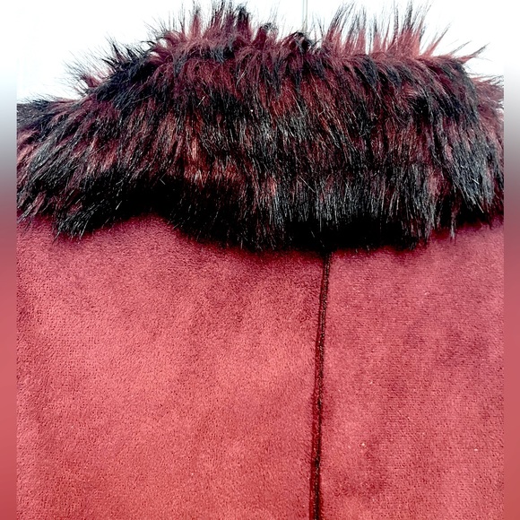 FEVER Faux Suede/ Fur Reversible Vest Maroon and Black women’s size small - Picture 6 of 8